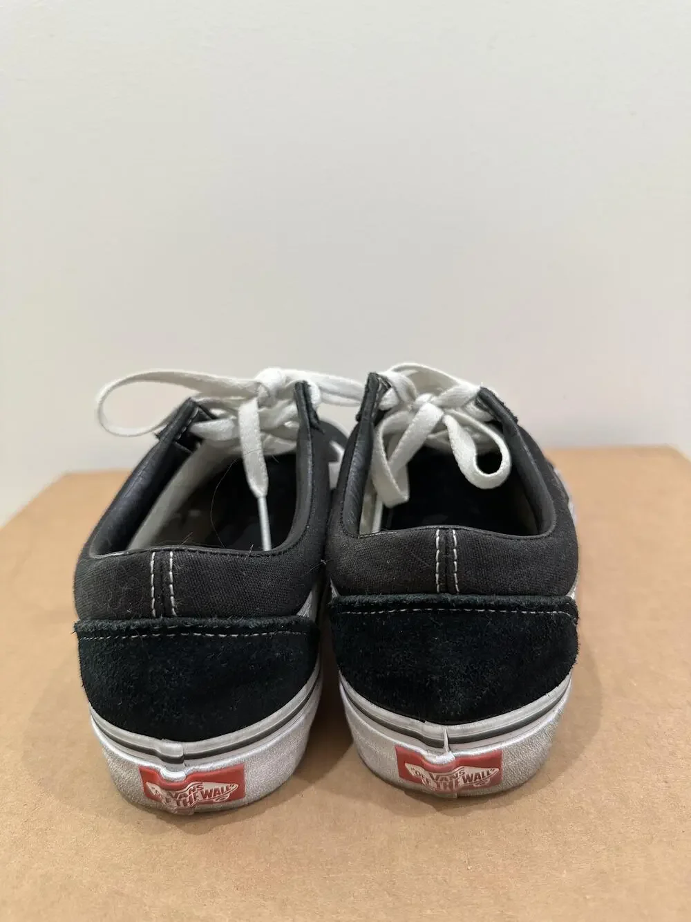 Vans Old Skool Shoes Mens Size 5.5 Black White Low Top Skate Sneakers Classic